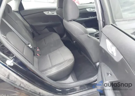 2023 Kia Forte Lxs z USA, uszkodzony, nr VIN 3KPF24AD8PE630752